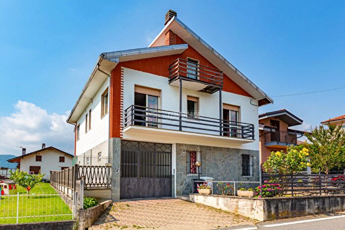 Casa con 6 locali in vendita in Via Bovero Monsignor, Giaveno