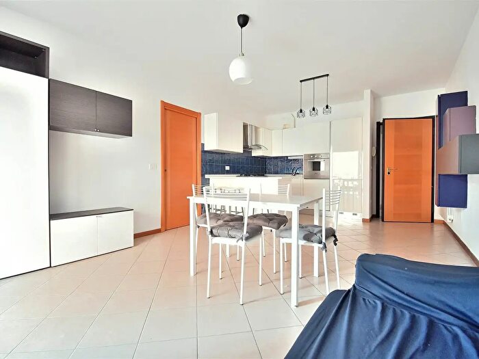 Appartamento trilocale in vendita in Via della Libertà, Monteriggioni