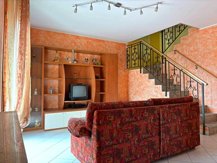 Appartamento con 5 locali in vendita in Via Milano, Taglio Di Po