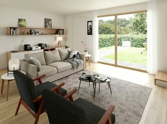 Casa bilocale in vendita in Viale Lombardia Puginate Bregnano Como Lombardia Italia, Bregnano