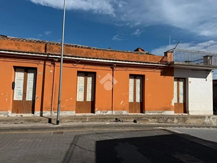 Casa trilocale in vendita in Via Forni, Piedimonte Etneo