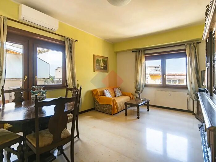 Appartamento trilocale in vendita in Via Giacomo Bove, Roma