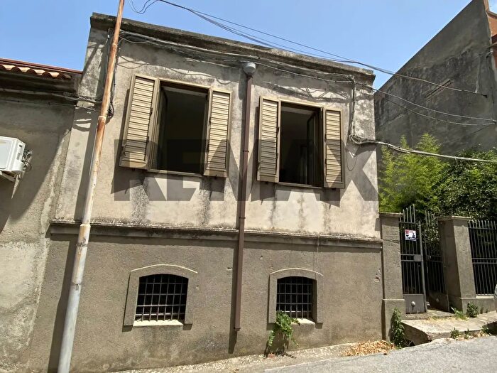 Casa con 5 locali in vendita in Via Mannella, Spadafora