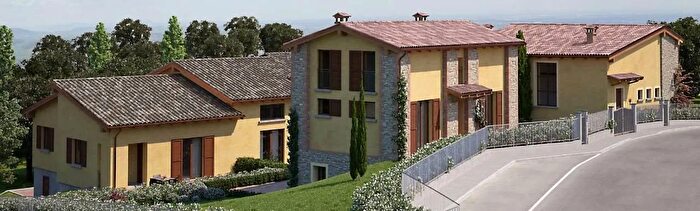 Casa quadrilocale in vendita in Castelnovo Ne Monti