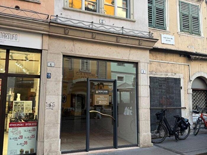 Casa con 6 locali in affitto in Via Johann Wolfgang von Goethe, Centro, Bolzano