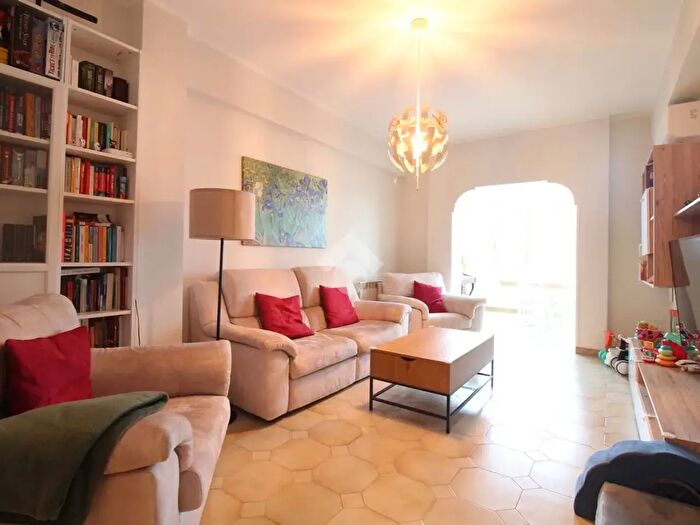 Appartamento trilocale in vendita in Via Sebastopoli, Pomezia