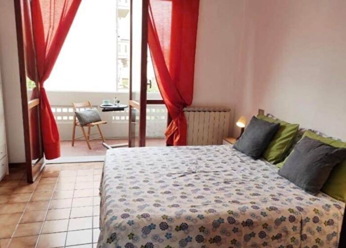 Casa quadrilocale in affitto in Viale Monzoni, Marina di Carrara, Carrara