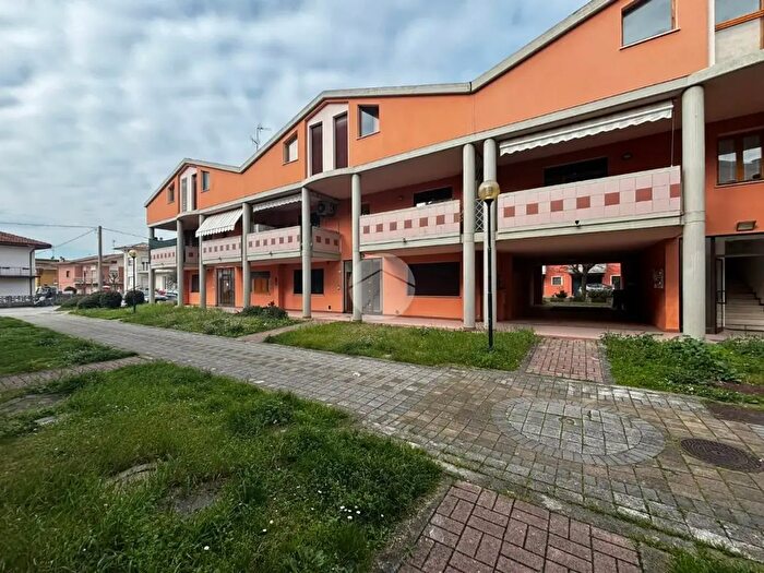 Appartamento quadrilocale in vendita in Via Circonvallazione Kennedy, Cartoceto