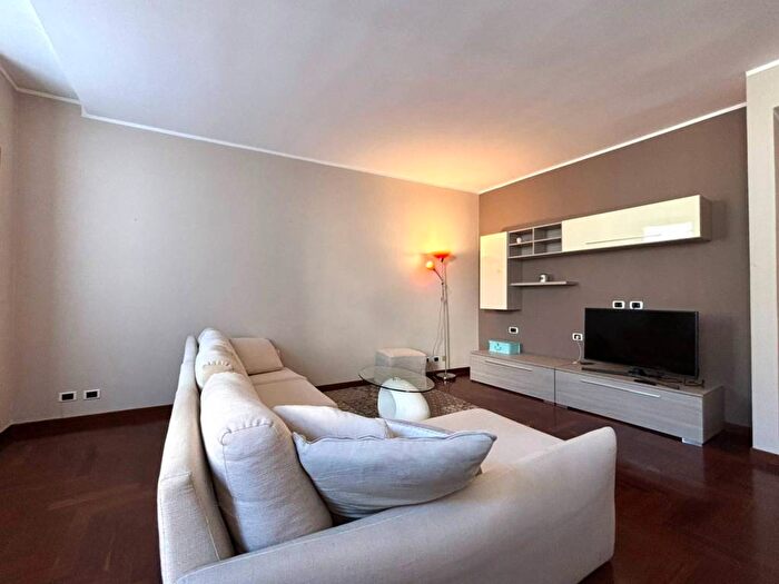 Appartamento trilocale in affitto in Piazza Borgo, Centro Storico, Piacenza