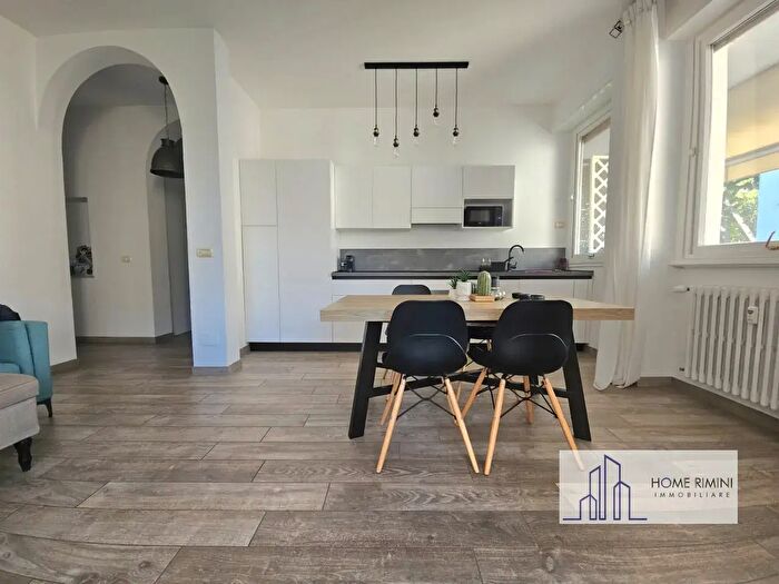 Appartamento quadrilocale in vendita in Viale Dandolo, Rimini