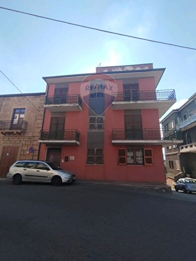 Casa con 14 locali in vendita in Via Variante Snc, Roggiano Gravina