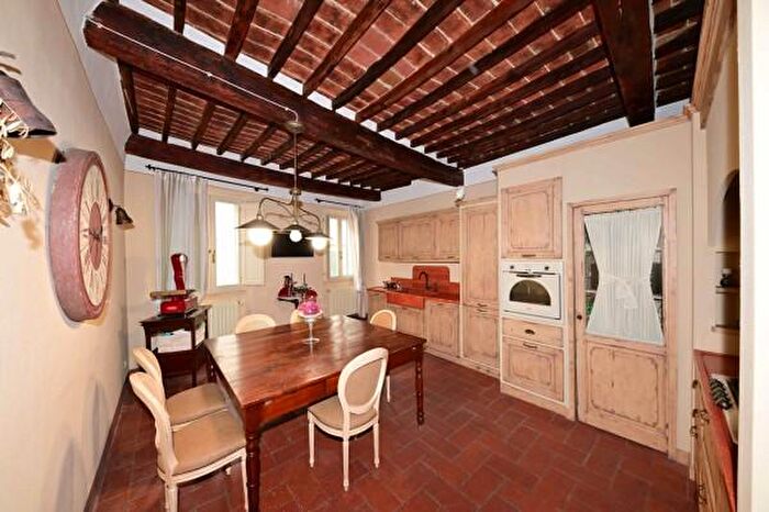 Casa con 6 locali in vendita in Piazza San Francesco, Castiglion Fiorentino