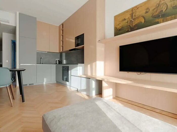 Appartamento monolocale in affitto in Via Luigi Federico Menabrea, Milano
