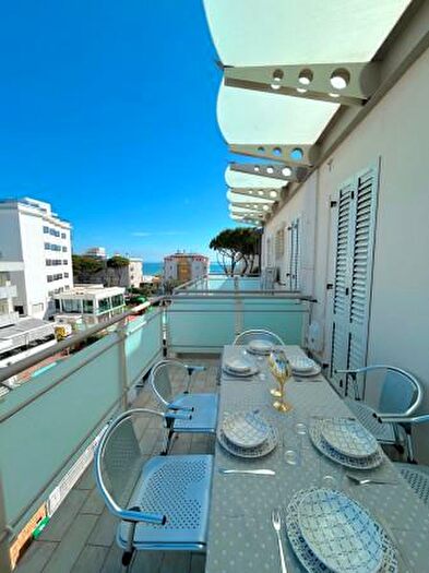 Appartamento con 5 locali in vendita in Viale Dante Alighieri, Riccione