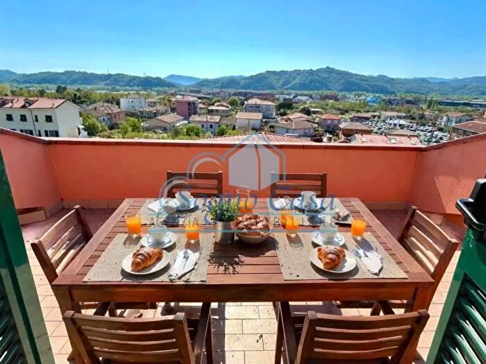 Appartamento con 6 locali in vendita in Santo Stefano Di Magra