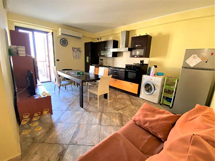 Appartamento con 6 locali in affitto in Catanzaro Lido, Catanzaro