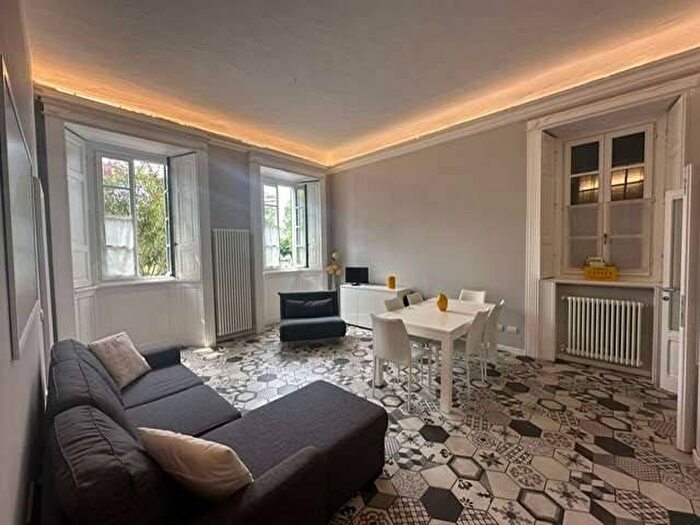 Appartamento bilocale in affitto in via piazza garibaldi, Centro, Angera