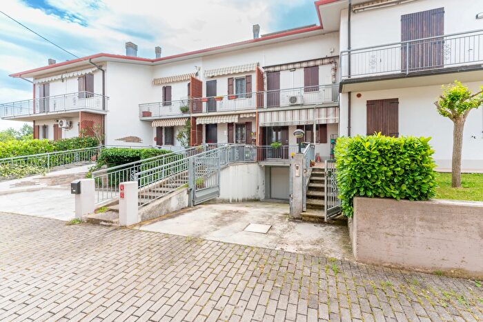 Casa quadrilocale in vendita in Via Coronella, Galliera