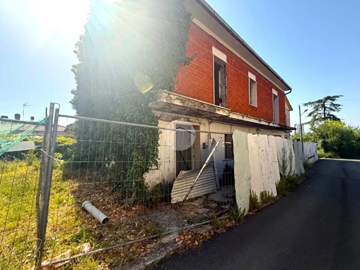 Casa con 9 locali in vendita in Via del Canarino, Terni