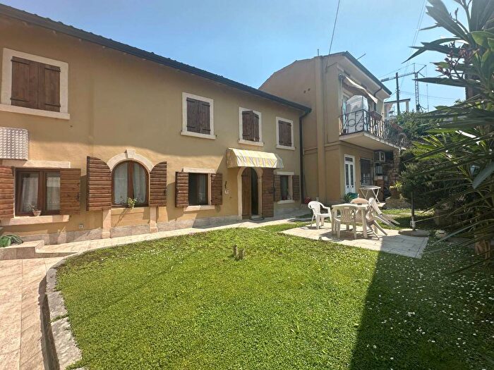 Appartamento bilocale in affitto in Via Zanella, Centro, Colognola Ai Colli