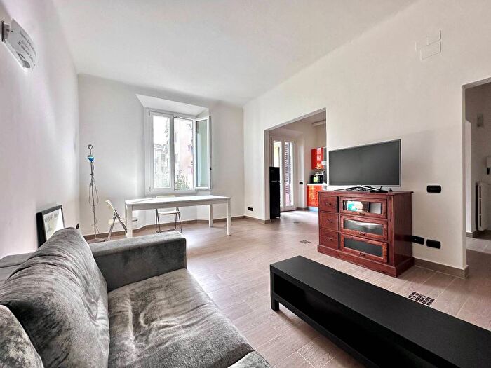 Appartamento quadrilocale in affitto in Via Francesco Caracciolo, Le Cure, Firenze