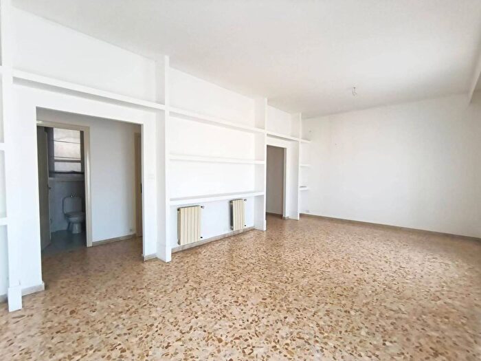 Appartamento quadrilocale in affitto in Via Guglielmo Oberdan, XX Settembre Tribunale, Catania