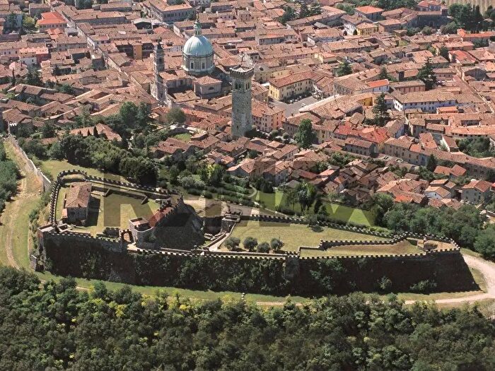 Appartamento con 6 locali in vendita in Lonato del Garda