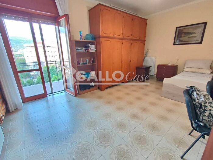 Appartamento trilocale in affitto in Viale della Resistenza, Roges, Rende