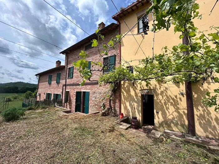 Casa con 6 locali in vendita in Vocabolo Palombaro, Marsciano