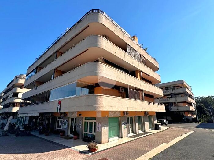 Appartamento bilocale in vendita in Via Mario Carotenuto, Roma