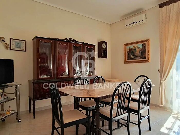 Appartamento trilocale in vendita in Via Attilio Regolo, Modica