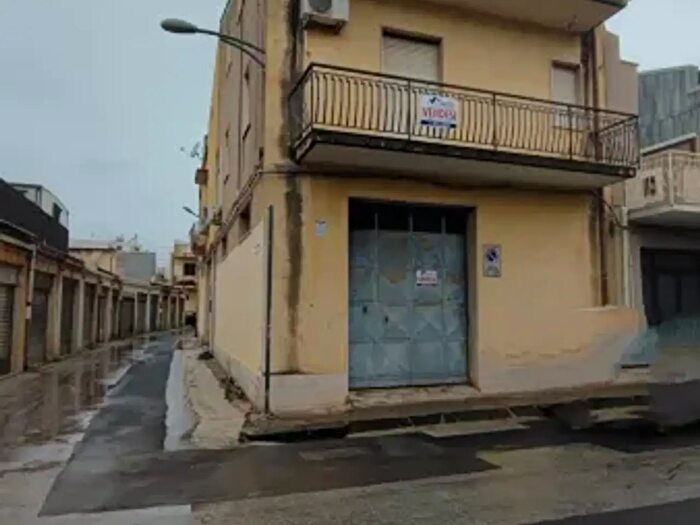 Casa con 5 locali in vendita in Floridia