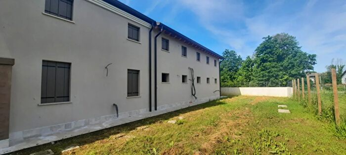 Appartamento trilocale in vendita in Via Toscanigo Robegano, Salzano