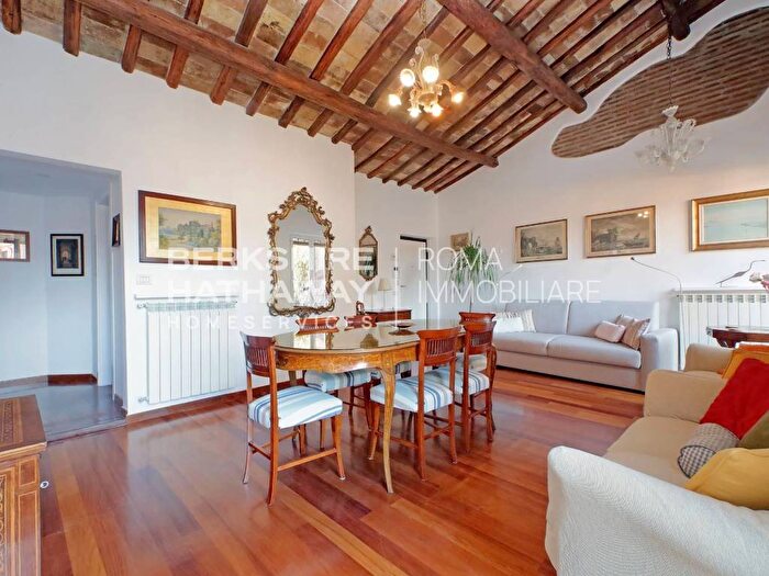 Casa trilocale in affitto in Via dei Portoghesi, Montecitorio, Roma