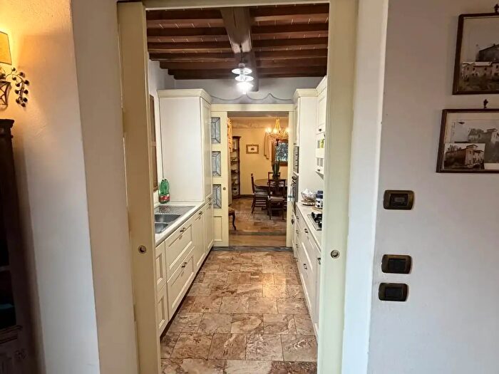 Appartamento con 9 locali in vendita in Empoli