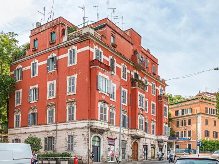 Appartamento trilocale in vendita in Viale delle Medaglie d'Oro, Roma