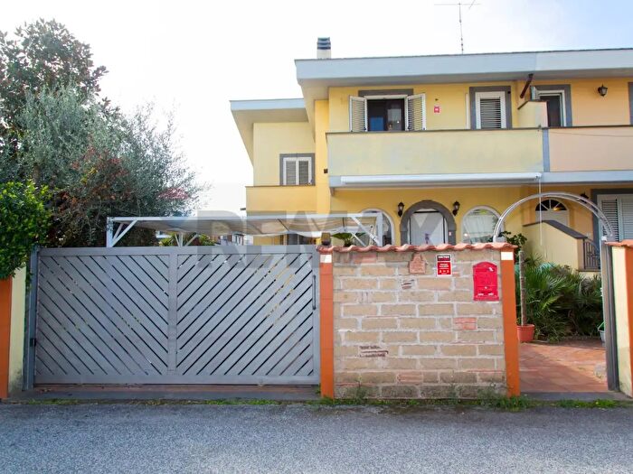 Casa quadrilocale in vendita in Anzio