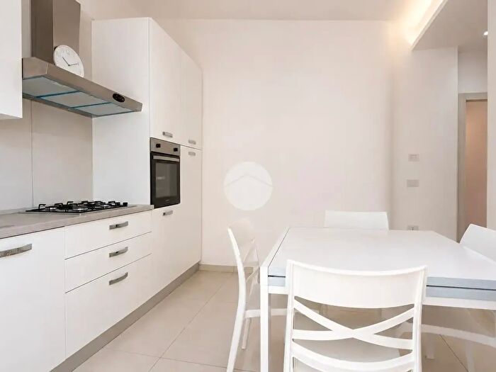 Appartamento trilocale in vendita in Via Messina, Gaeta