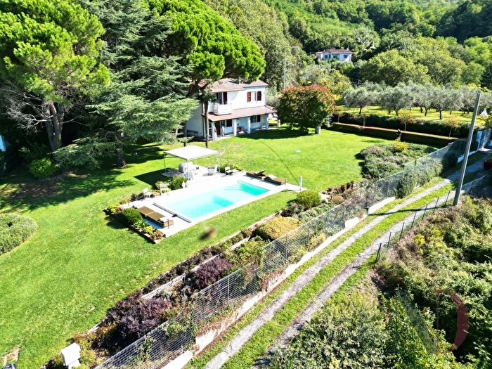 Casa con 7 locali in vendita in Via Soggia, Sarzana