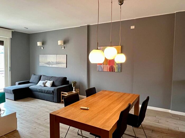 Appartamento trilocale in affitto in Via Pantelleria, Certosa, Milano