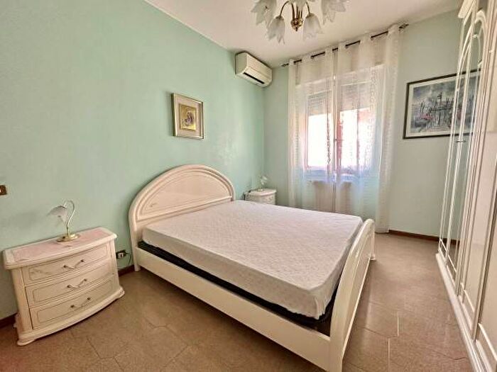 Appartamento trilocale in affitto in Via Ponte di Legno, Quartiere Feltre, Milano