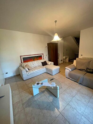 Casa con 5 locali in vendita in Gavorrano