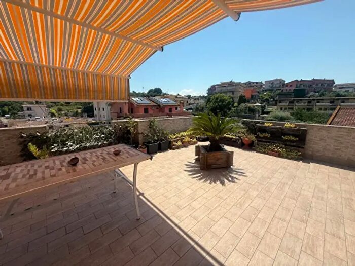 Appartamento bilocale in vendita in Via Riviera d'Adda, Roma
