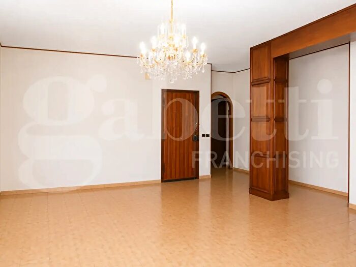 Appartamento con 5 locali in vendita in Via Morgioni, San Giovanni La Punta