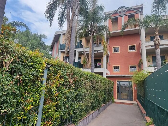 Appartamento trilocale in vendita in Via Santi Bonaccorsi, Aci Catena