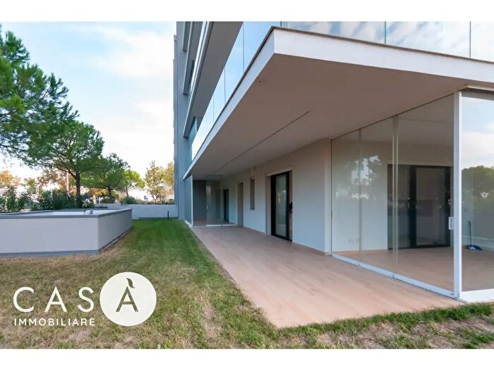 Appartamento quadrilocale in vendita in Viale Carducci, Cesenatico