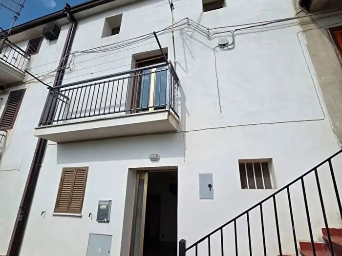 Casa trilocale in affitto in Via Giovanni Prati, San Vincenzo La Costa