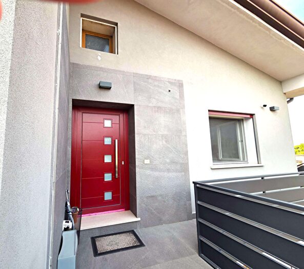 Appartamento con 6 locali in vendita in Via Villa, Campolongo Maggiore