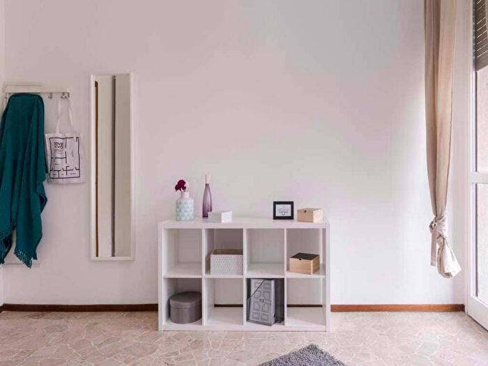 Appartamento con 5 locali in affitto in Via Ginestre, Centro, Cesano Boscone
