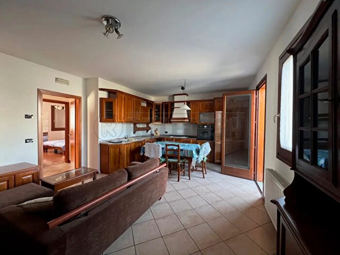 Appartamento con 5 locali in vendita in Romano DEzzelino